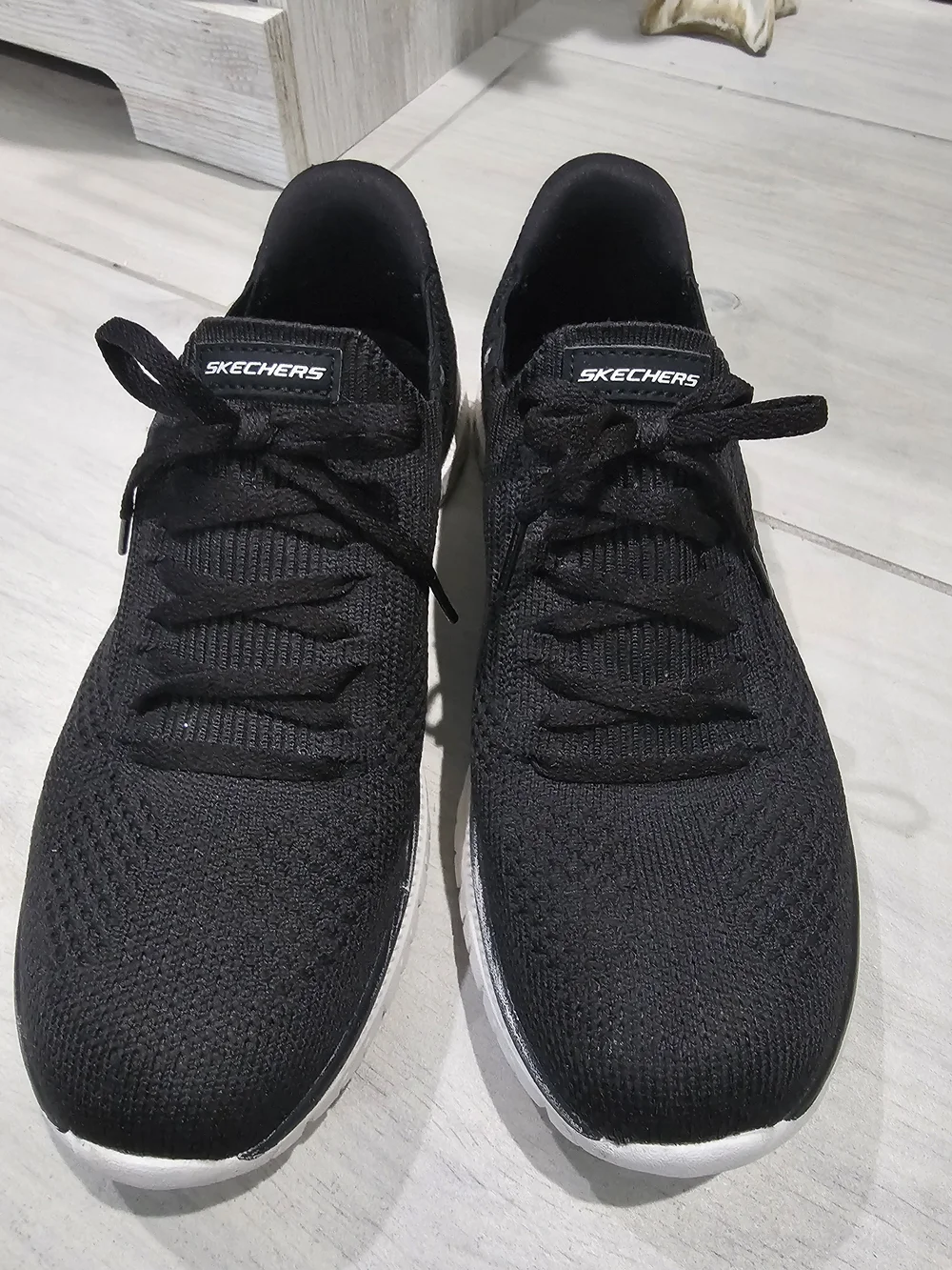 Skechers Swift Fit Womens Black Knit Slip-On Hands Free Sneakers Size 8